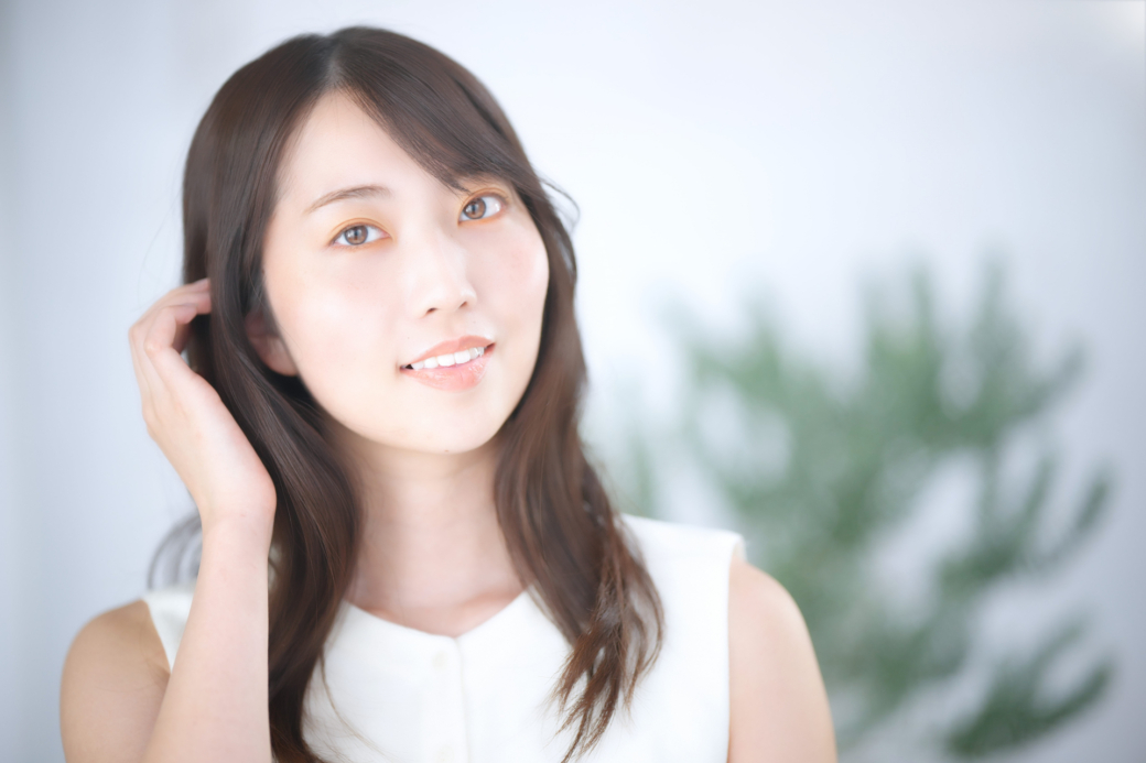 こちらをみる美女